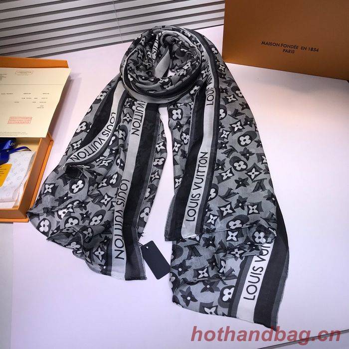 Louis Vuitton Scarf LVS00163